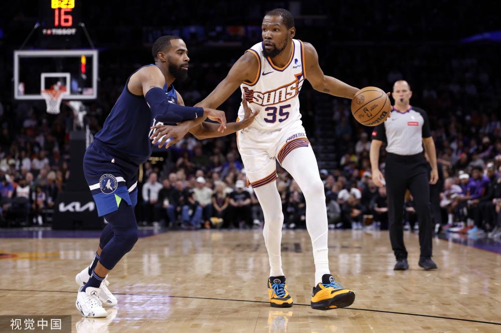 的防守中场 的防守中场